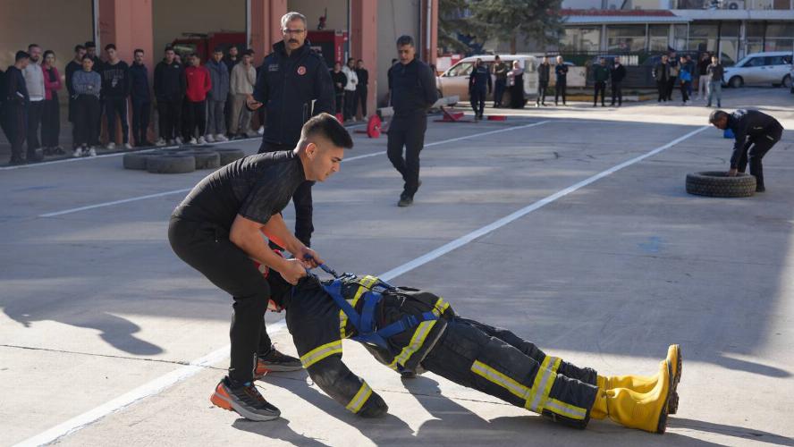 Adıyaman Belediyesi itfaiyeci alımı parkur sınavında büyük heyecan   