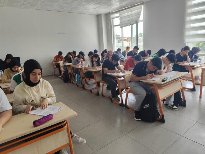 AKEM’de YKS Maratonu Başladı: 5 Haftada 25 Deneme Sınavı