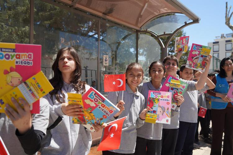 Başkanımız Tutdere’nin bayram hediyesi çocukların yüzünü güldürdü