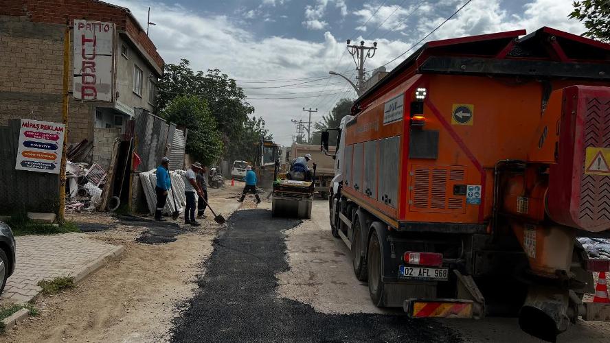 Adıyaman Belediyemiz 8 Mahallede Yama ve Dolgu Çalışmalarını Sürdürüyor