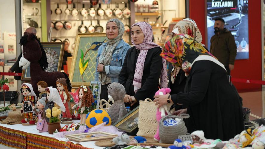 ADIMEK’in yıl sonu sergisi açıldı