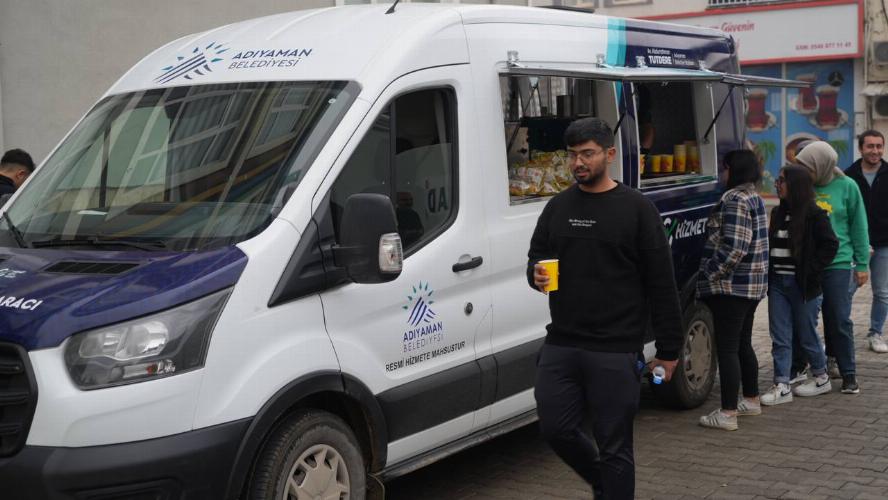 ‘Adıyaman Senin’ projesiyle öğrencilere sıcak çorba ve çikolata ikramı başladı