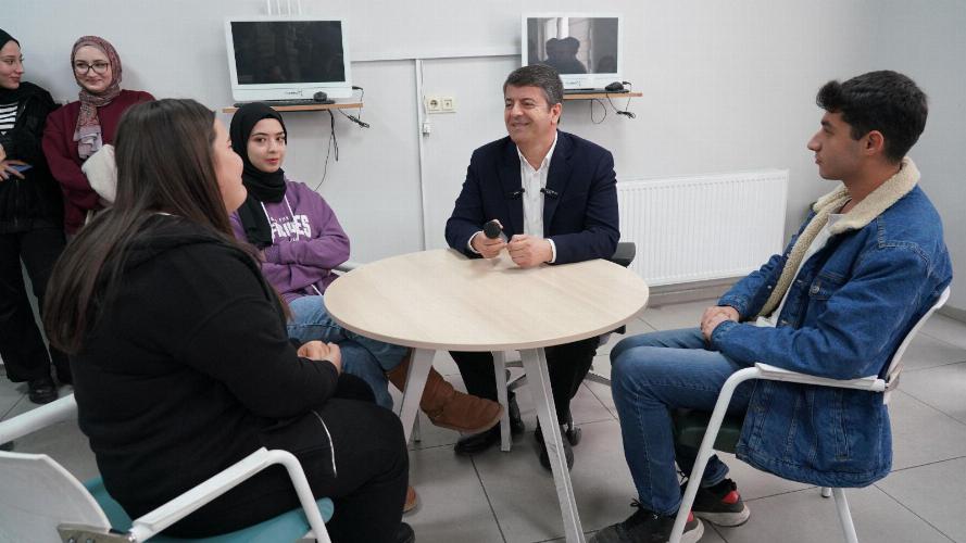 Adıyaman Belediyemizden üniversiteyi kazanan öğrencilere eğitim desteği