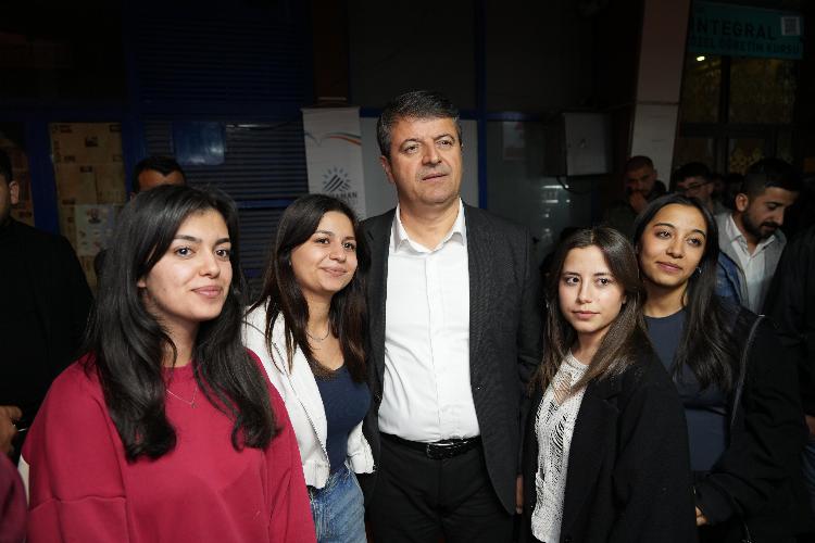 Adıyaman Belediyemizden üniversiteyi kazanan öğrencilere eğitim desteği