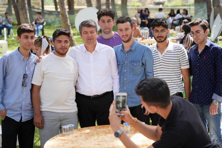 Adıyaman Belediyemizden üniversiteyi kazanan öğrencilere eğitim desteği