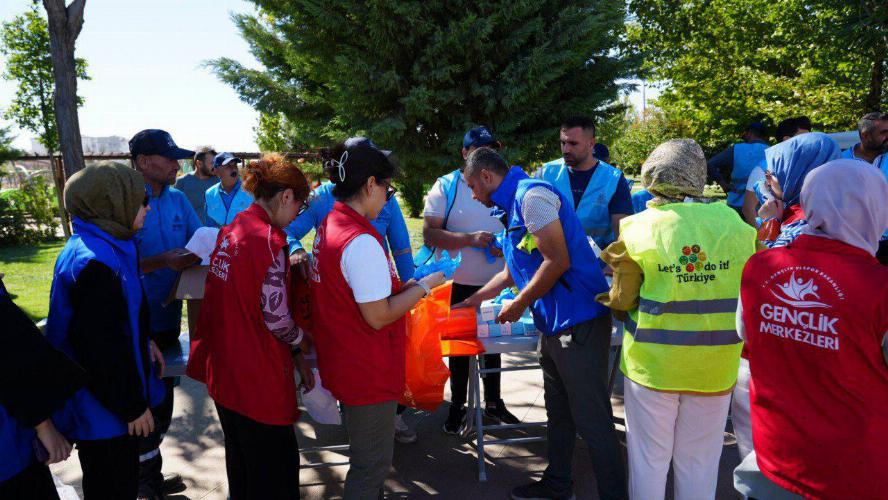 Adıyaman Belediyemizden Dünya Temizlik Günü Etkinliği