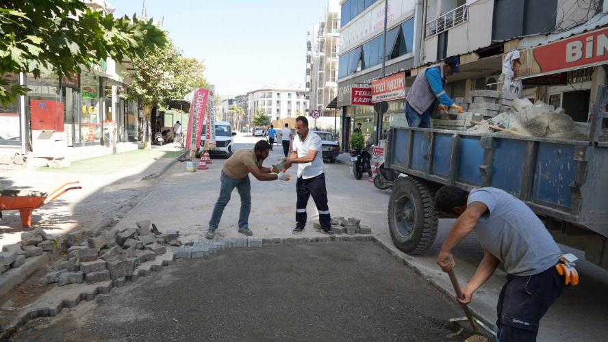Adıyaman Belediyemizden kısmi arızalar sonrası hızlı yol onarımı