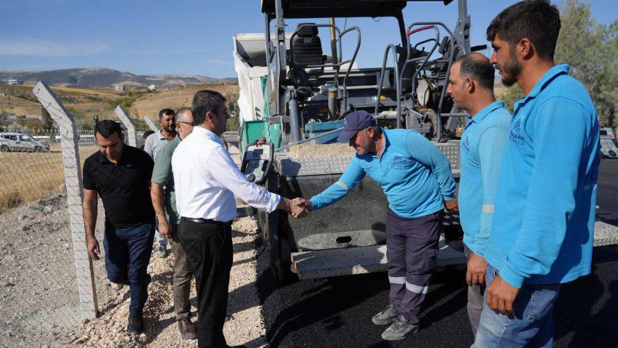 Kesimhane ve Hayvan Pazarının yolunda asfalt çalışmaları başladı