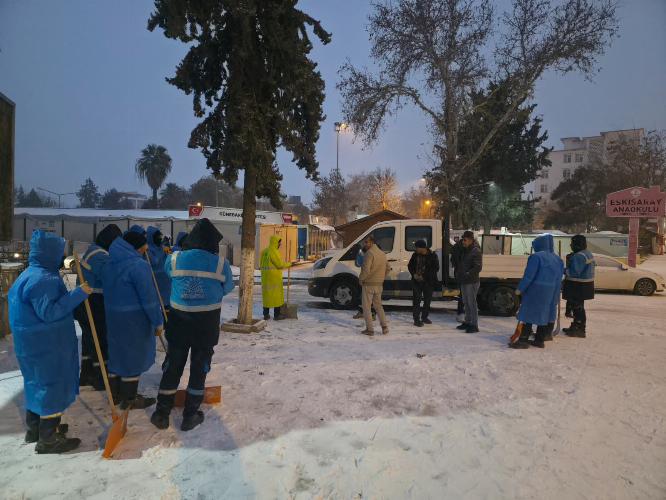 Adıyaman’da Yoğun Karla Mücadele: Belediyemiz Ekipleri Teyakkuzda   