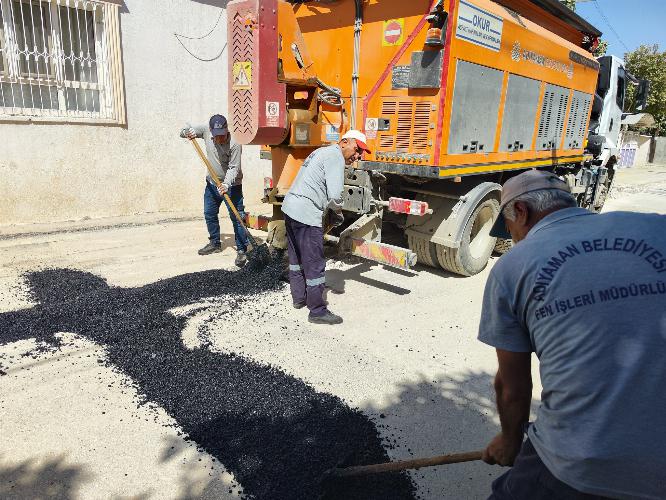 Fatih ve Yeni Sanayi Mahallelerinde asfalt yama çalışmaları devam ediyor   