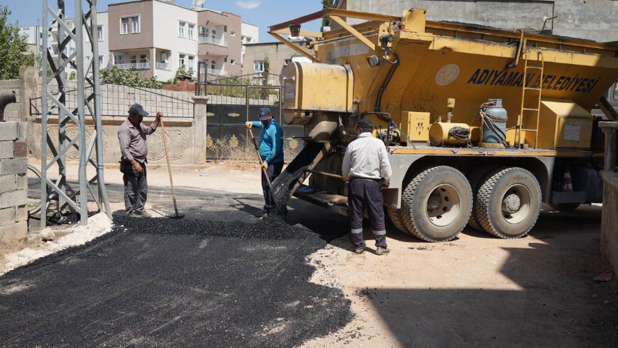 Fatih ve Yeni Sanayi Mahallelerinde asfalt yama çalışmaları devam ediyor   