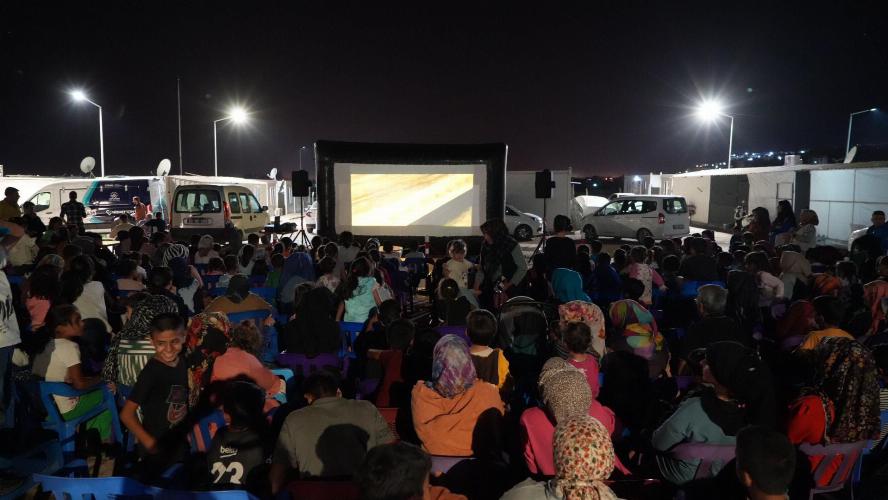ADIYAMAN BELEDIYEMIZDEN KONTEYNER KENTTE AÇIK HAVA SINEMASI KAPANIŞ ETKINLIĞI