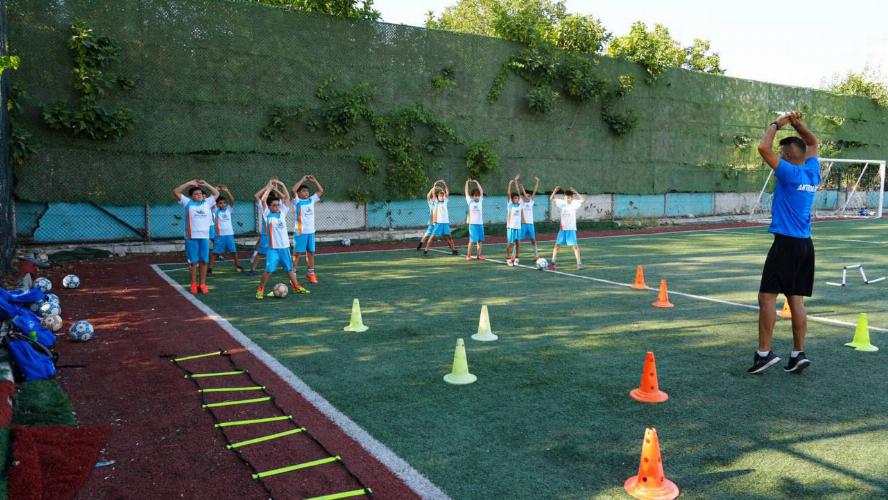 Adıyaman Belediyesi Yaz Spor Okulları’nda futbol coşkusu