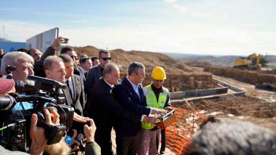 CHP Genel Başkanı Özgür Özel, 6 Şubat Anmaları Kapsamında Adıyaman’da   