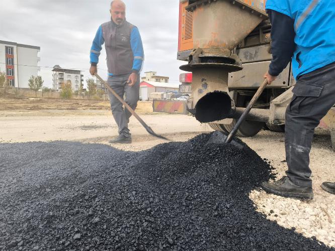 Barbaros Hayrettin ve Siteler Mahallelerinde asfalt çalışmaları sürüyor
