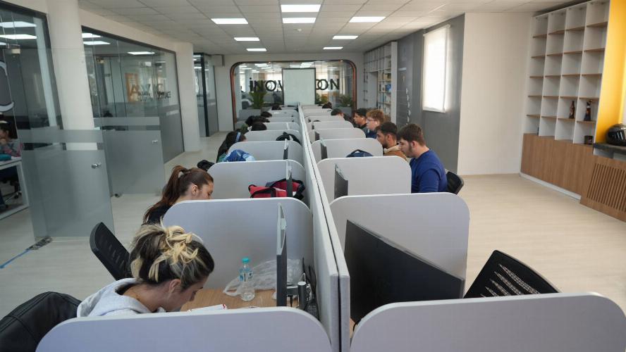 Adıyaman Belediyemizin Yaşayan Kütüphane hizmeti yoğun ilgi görüyor