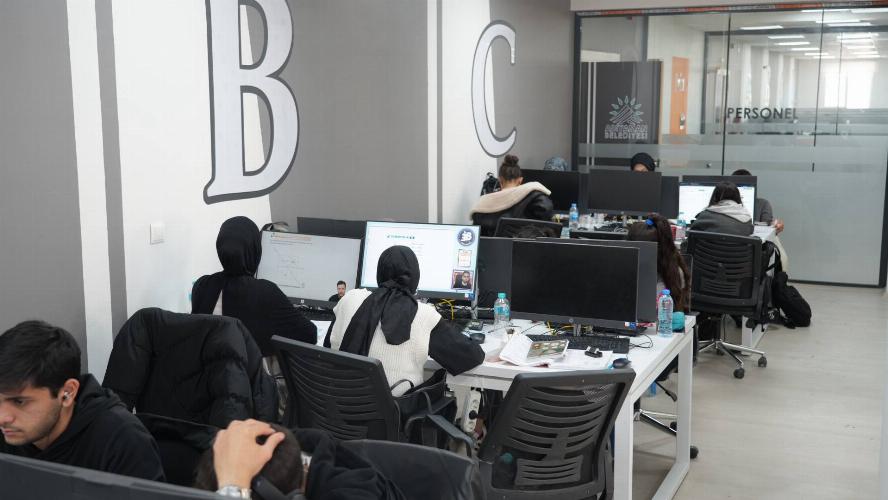 Adıyaman Belediyemizin Yaşayan Kütüphane hizmeti yoğun ilgi görüyor