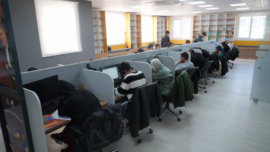 Adıyaman Belediyemizin Yaşayan Kütüphane hizmeti yoğun ilgi görüyor