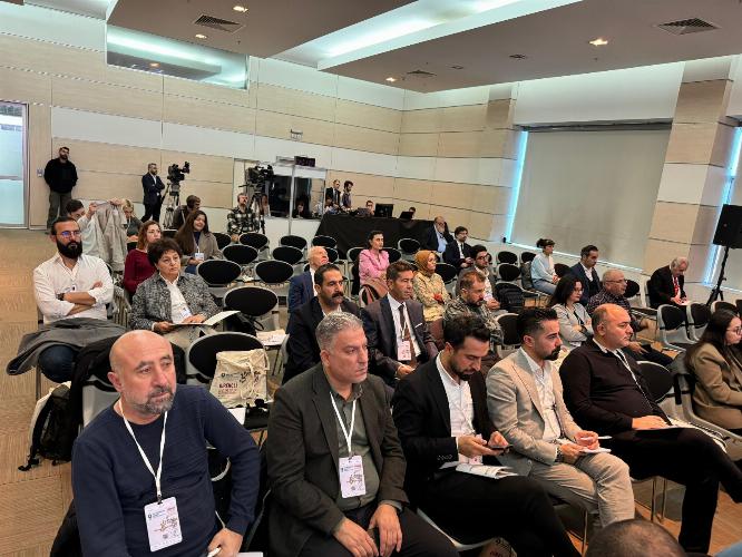  ‘9. Kent Araştırmaları Kongresi’nde Adıyaman Belediyemizin deprem sonrası çalışmalarını anlatıldı