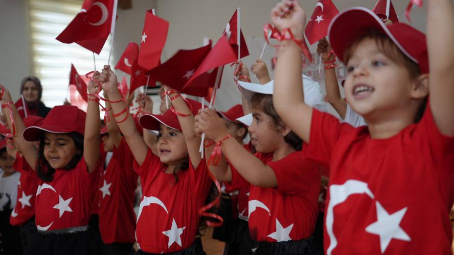 Belediyemizin kreşlerinde miniklerden anlamlı Cumhuriyet Bayramı kutlaması   