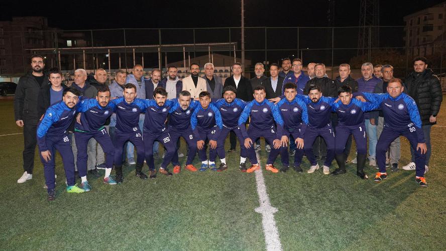 Başkanımız Tutdere’den işitme engelli futbolculara baklava ikramı