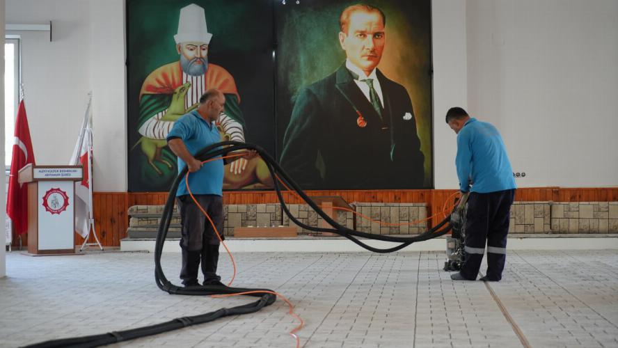 Adıyaman Belediyemiz ibadethanelerde temizlik çalışmalarını sürdürüyor