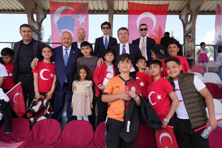 Başkanımız Tutdere, koltuğunu çocuklara emanet etti