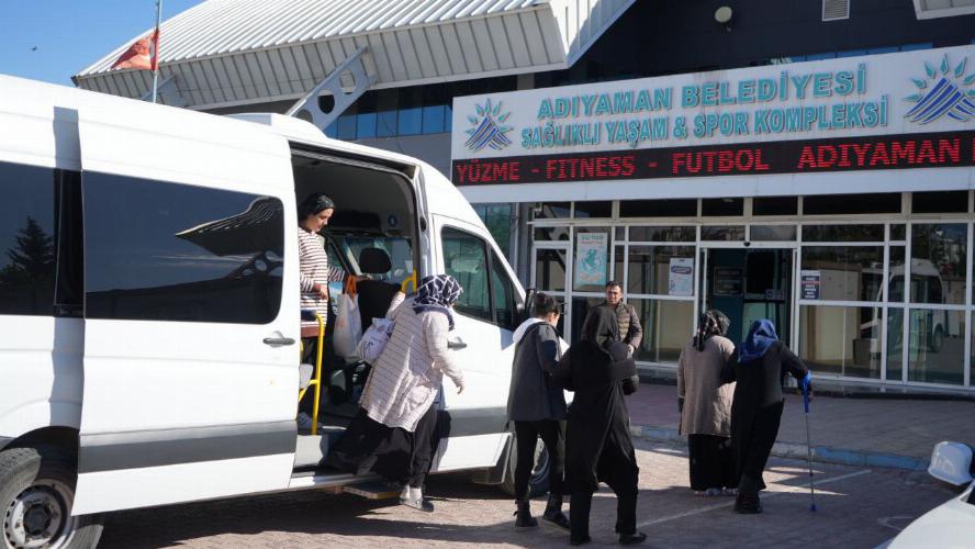 Depremzede Türkan Özer, Adıyaman Belediyemiziin fizik tedavi hizmeti sayesinde yeniden hayata tutundu