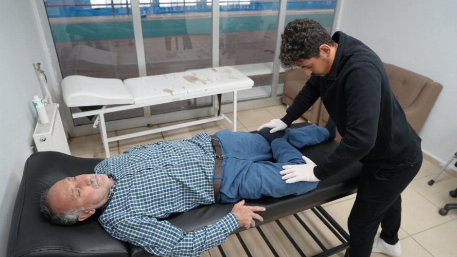 Depremzede Türkan Özer, Adıyaman Belediyemiziin fizik tedavi hizmeti sayesinde yeniden hayata tutundu