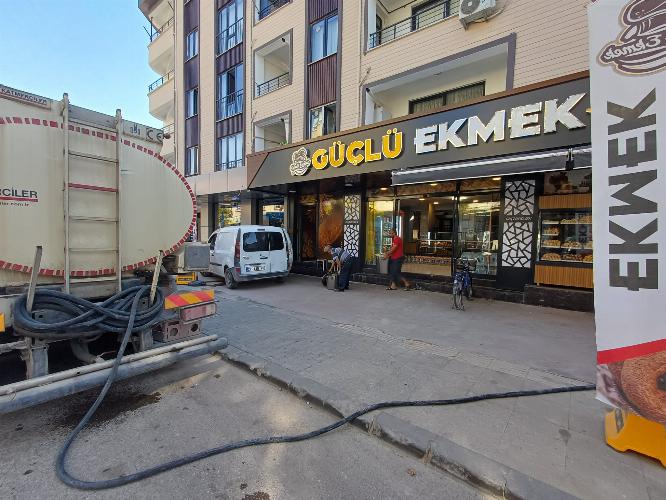 Adıyaman Belediyemizden mahallelere su dağıtım desteği