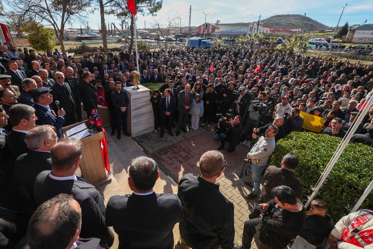 CHP Heyeti Kömür ve Yaylakonak’ta Deprem Şehitlerini Andı   
