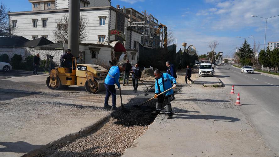 Adıyaman Belediyemiz Fen İşleri ekiplerinden yoğun mesai   