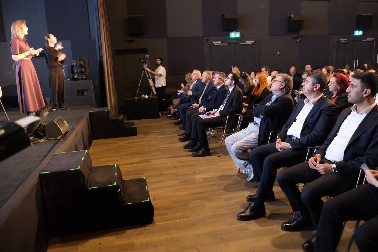 Başkanımız Tutdere: “Sanatın iyileştirici gücüyle depremin travmasını aşıyoruz”   