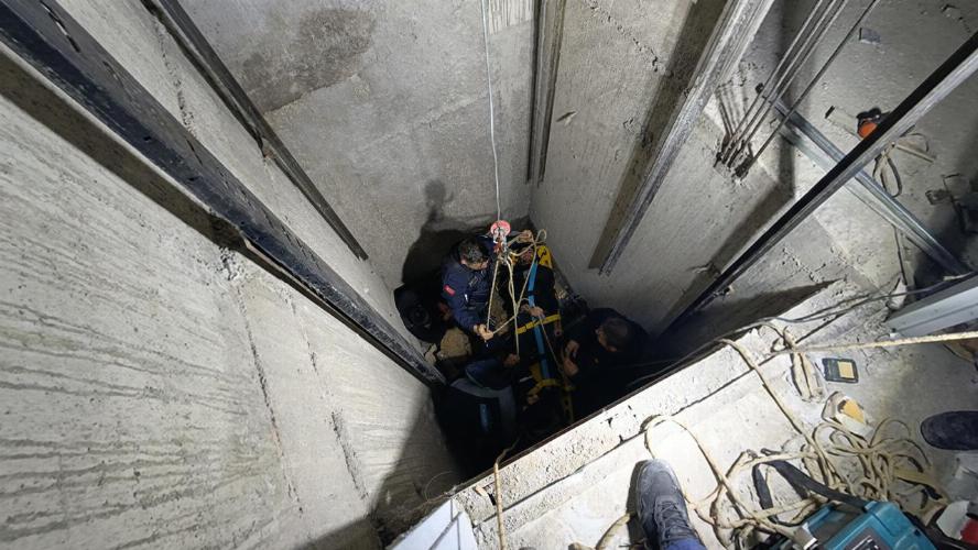 Adıyaman Belediyemiz İtfaiyesinden zamanla yarışan kurtarma operasyonu   