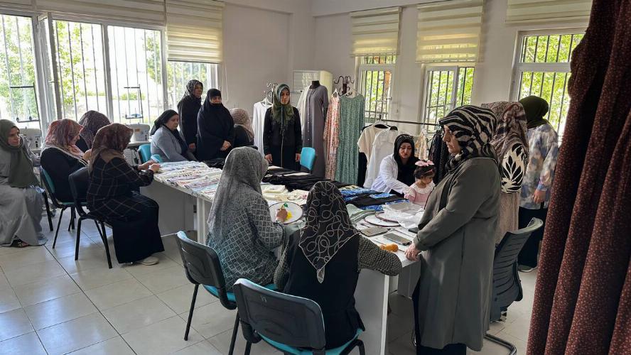 ADIMEK Kurslarıyla Kadınlar Hem Üretiyor Hem Kazanıyor