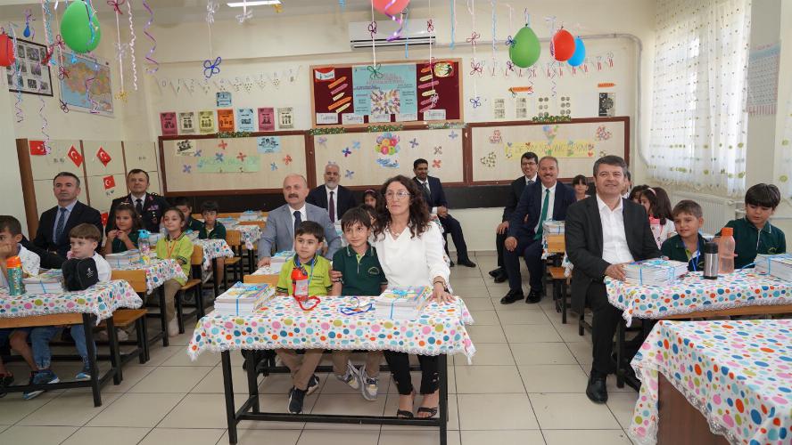 Başkanımız, Yeni Eğitim Yılı Açılışında Öğrencilerin Heyecanına Ortak Oldu