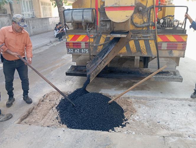 ADIYAMAN BELEDIYEMIZ FEN IŞLERI EKIPLERINDEN YOĞUN ÇALIŞMA