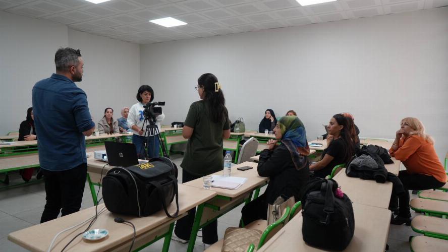 Adıyaman Belediyemizin ‘04.17 Belgesel Film Atölyesi’nde kamera eğitimleri başladı