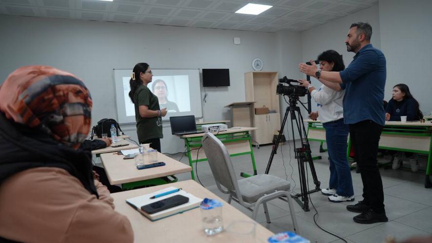 Adıyaman Belediyemizin ‘04.17 Belgesel Film Atölyesi’nde kamera eğitimleri başladı