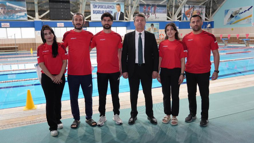 Başkanımız Tutdere’den başarılı sporculara ödül