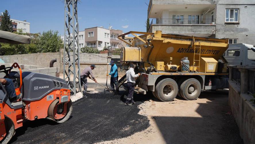 Fatih ve Yeni Sanayi Mahallelerinde asfalt yama çalışmaları devam ediyor   
